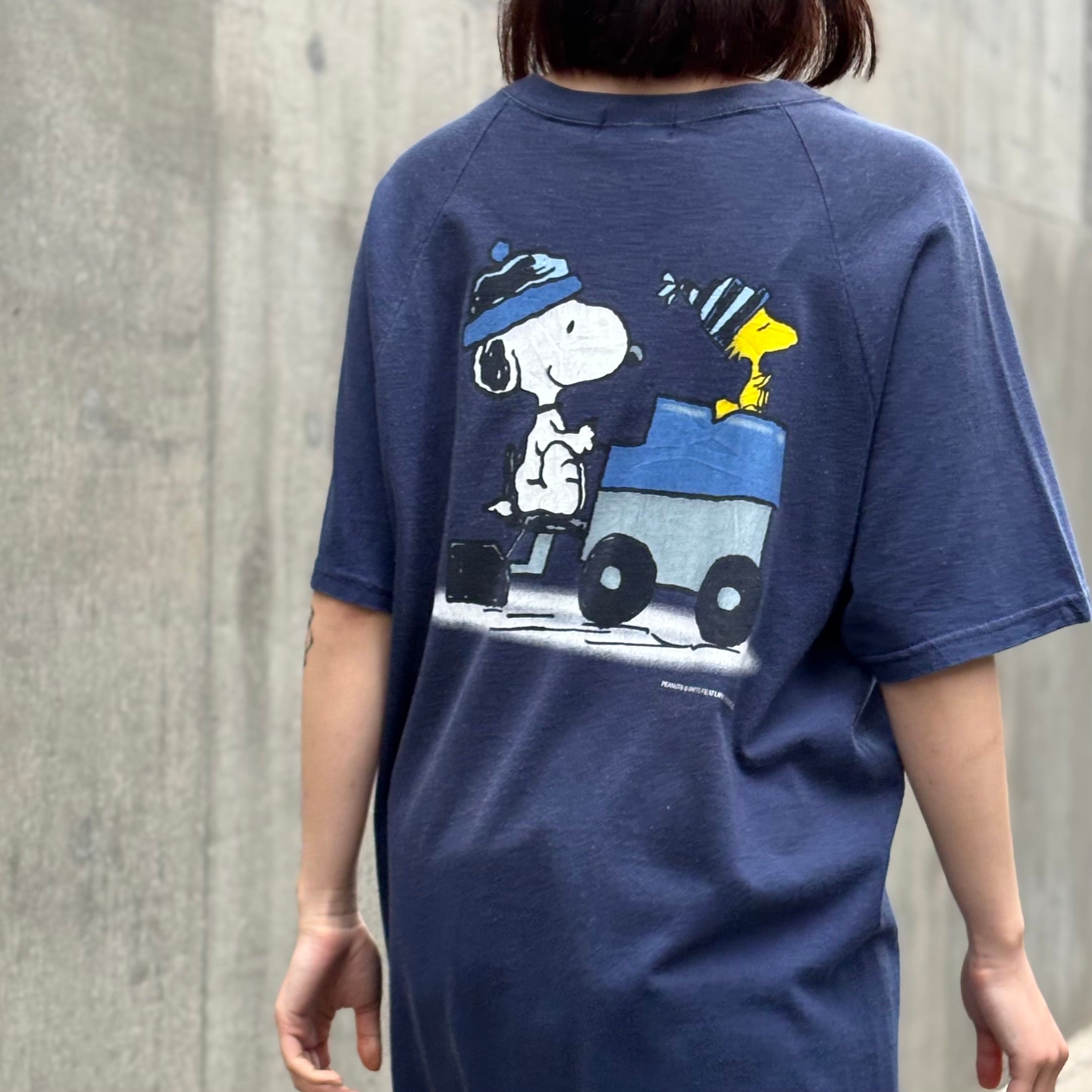 古着 【PEANUTS】スヌーピーデザインラグランTシャツ