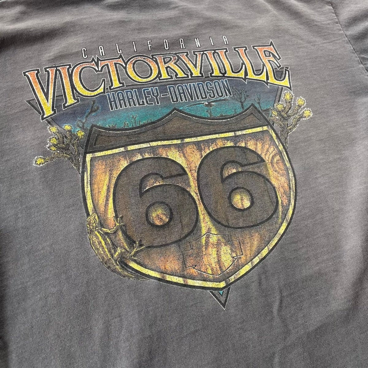 90's Harley Davidson ヴィンテージTシャツ USA製 古着Tシャツ】企業 90's Harley-Davidson VICTORVILLE 