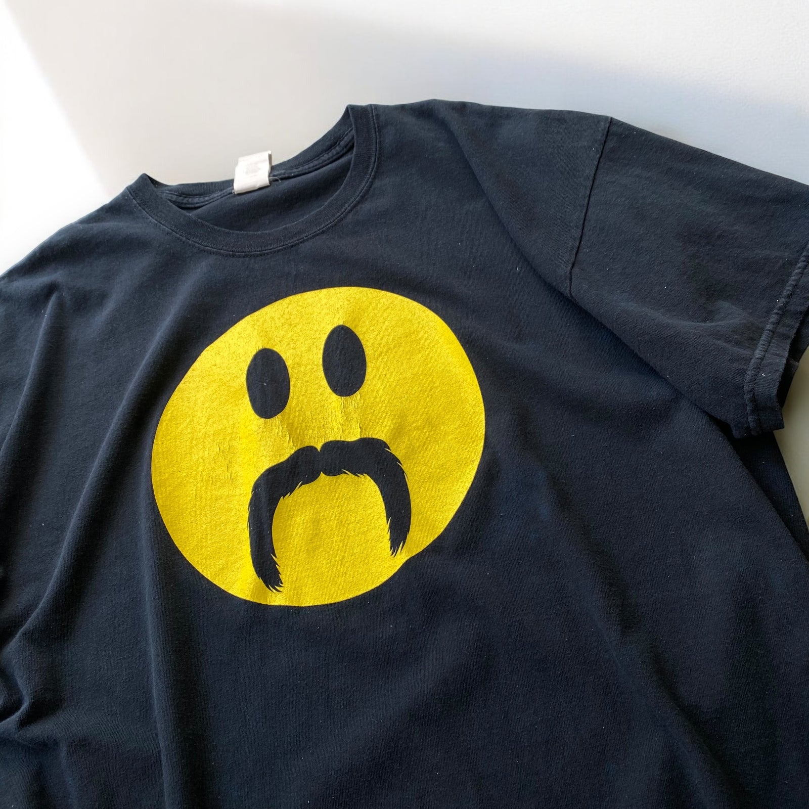 古着Tシャツ】グッドレギュラー 00's 髭付きスマイル｜ヴィンテージ