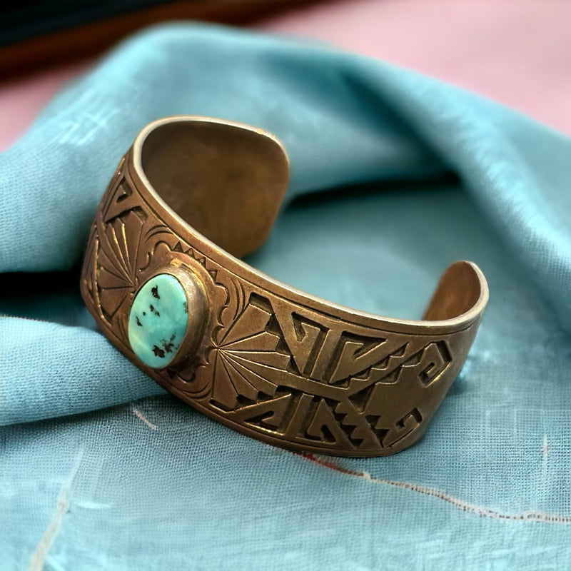 【Indian jewelry】ホピ族 KK刻印　オーバーレイ シルバーバングル
