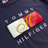 古着【TOMMY HILFIGER】レザーロゴデザインTシャツ