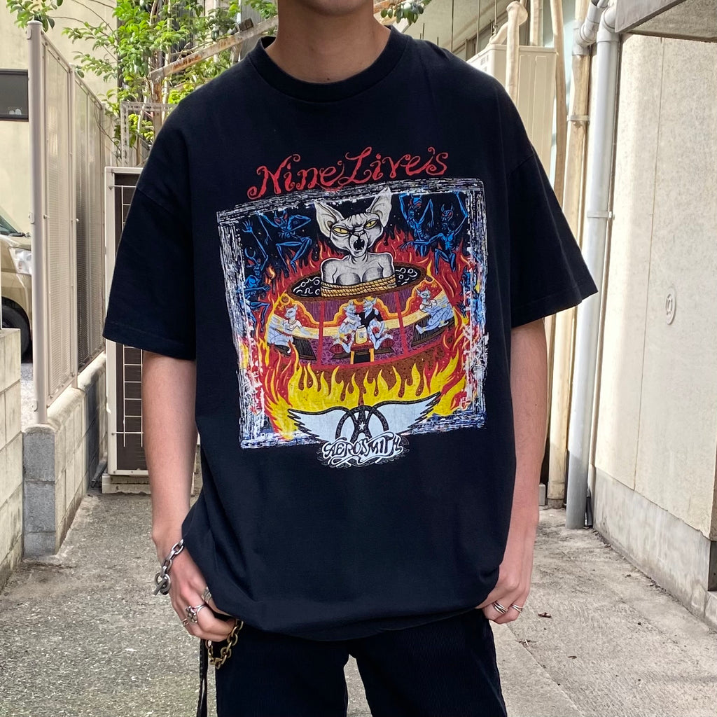 USED NINE LIVES Tシャツ　L 美術品・アンティーク・コレクション USED NINE LIVES Tシャツ L