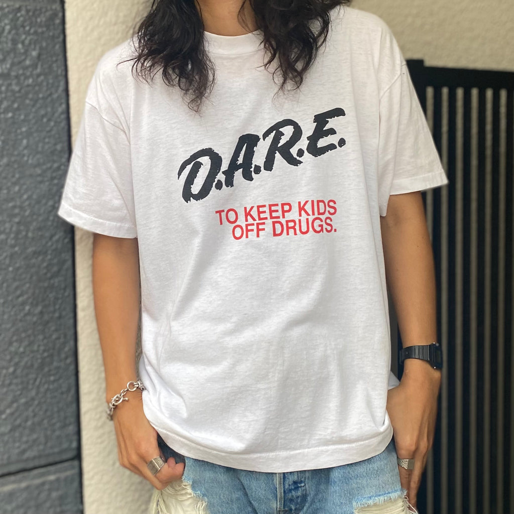 L 90s USA製 パロディD.A.R.E. DONUTS ビンテージTシャツ L 90s USA製 パロディD.A.R.E. DONUTS ビンテージTシャツ L 90s