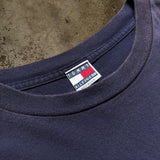 古着【TOMMY HILFIGER】レザーロゴデザインTシャツ