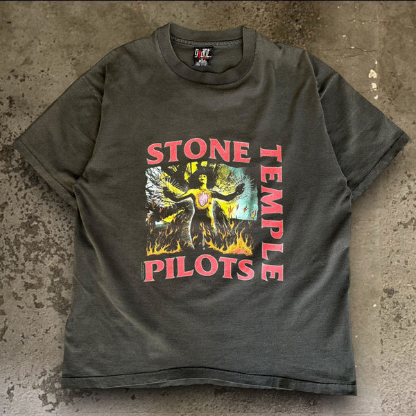 STONE TEMPLE PILOTS ツアートリムTシャツ STONE TEMPLE PILOTS ツアートリムTシャツ メンズ