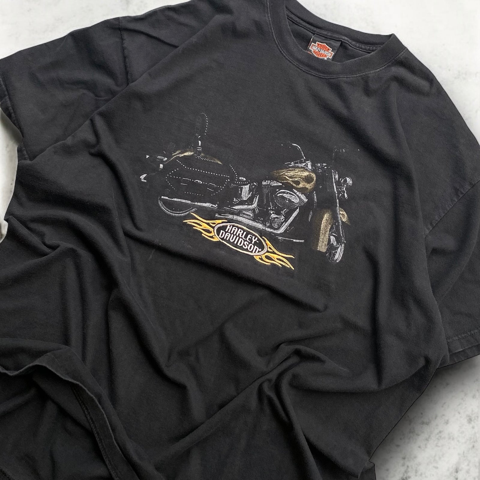 古着Tシャツ】企業 00' Harley-Davidson 刺繍デザインアイテム