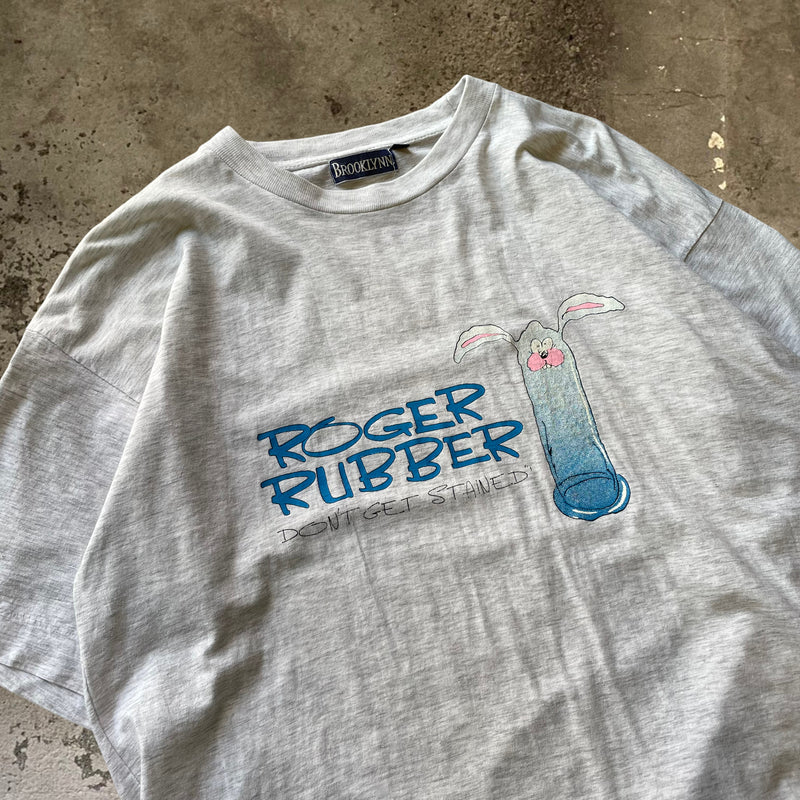 古着 90s【BROOKLYNN】ROGER RUBBERコンドームデザインTシャツ